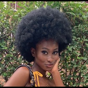 Meet your Posher, Funmi